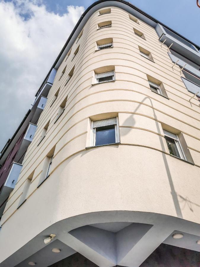 Cozy Corner Apartments - Free Parking & Wi-Fi Ćuprija 외부 사진