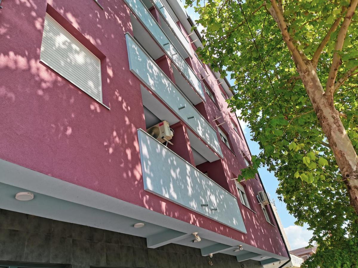 Cozy Corner Apartments - Free Parking & Wi-Fi Ćuprija 외부 사진