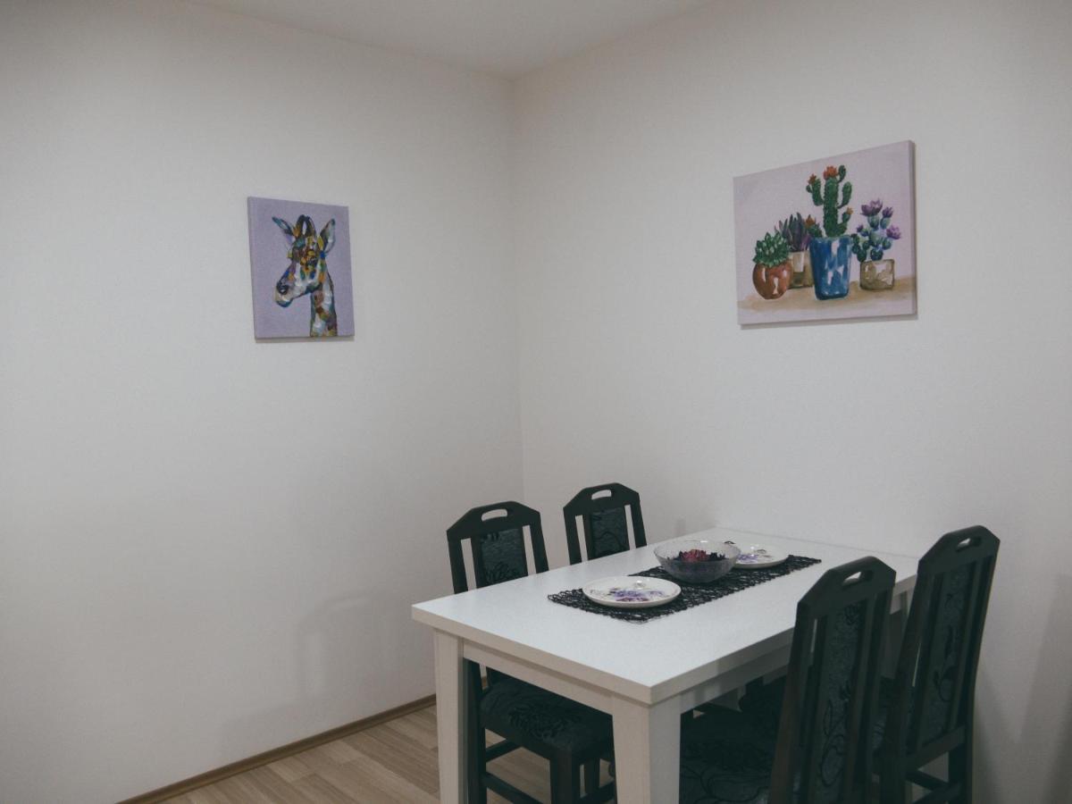 Cozy Corner Apartments - Free Parking & Wi-Fi Ćuprija 외부 사진